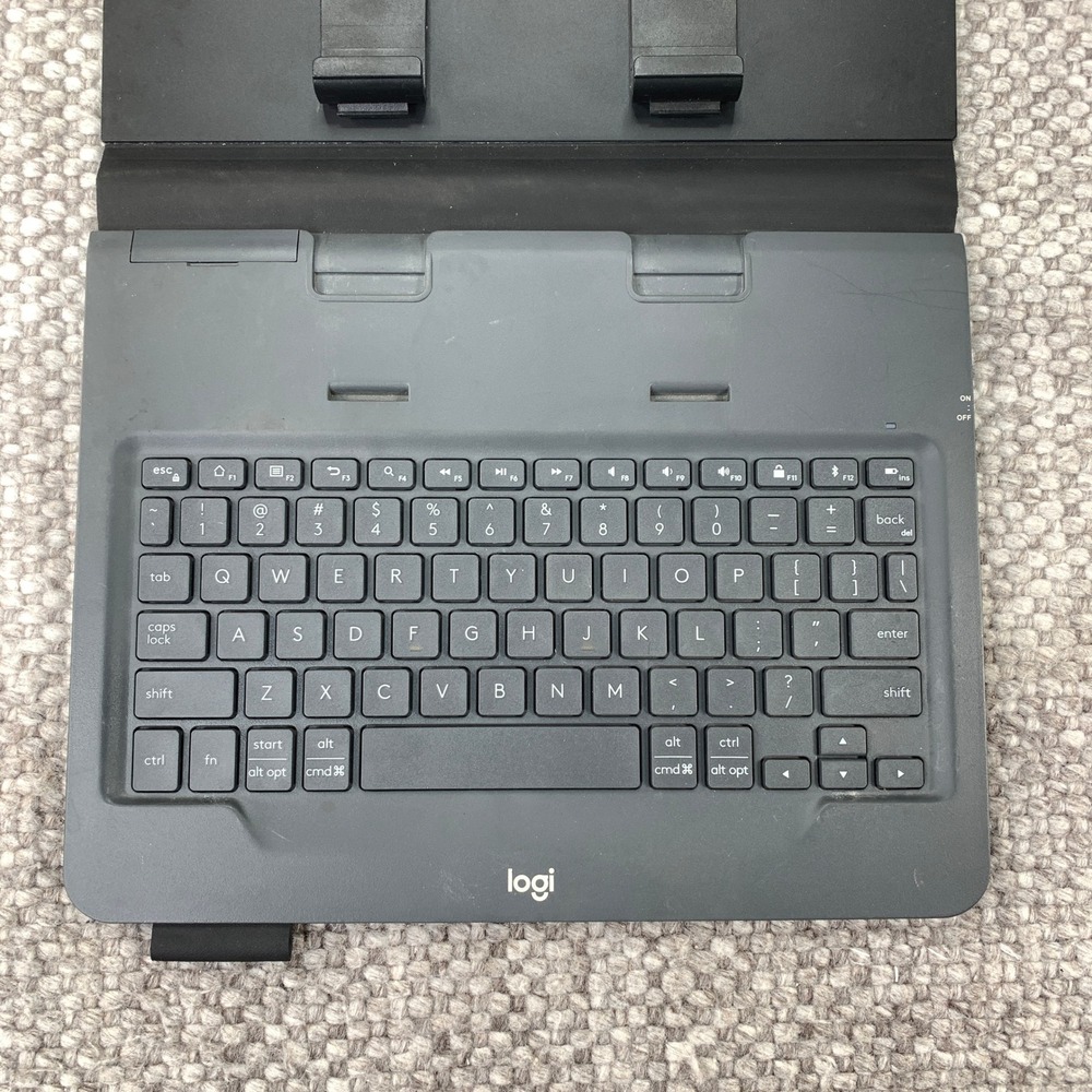 Logitech Universal Folio Keyboard Case 9-10 Inch Tablet Black Y-R0063 Bluetooth